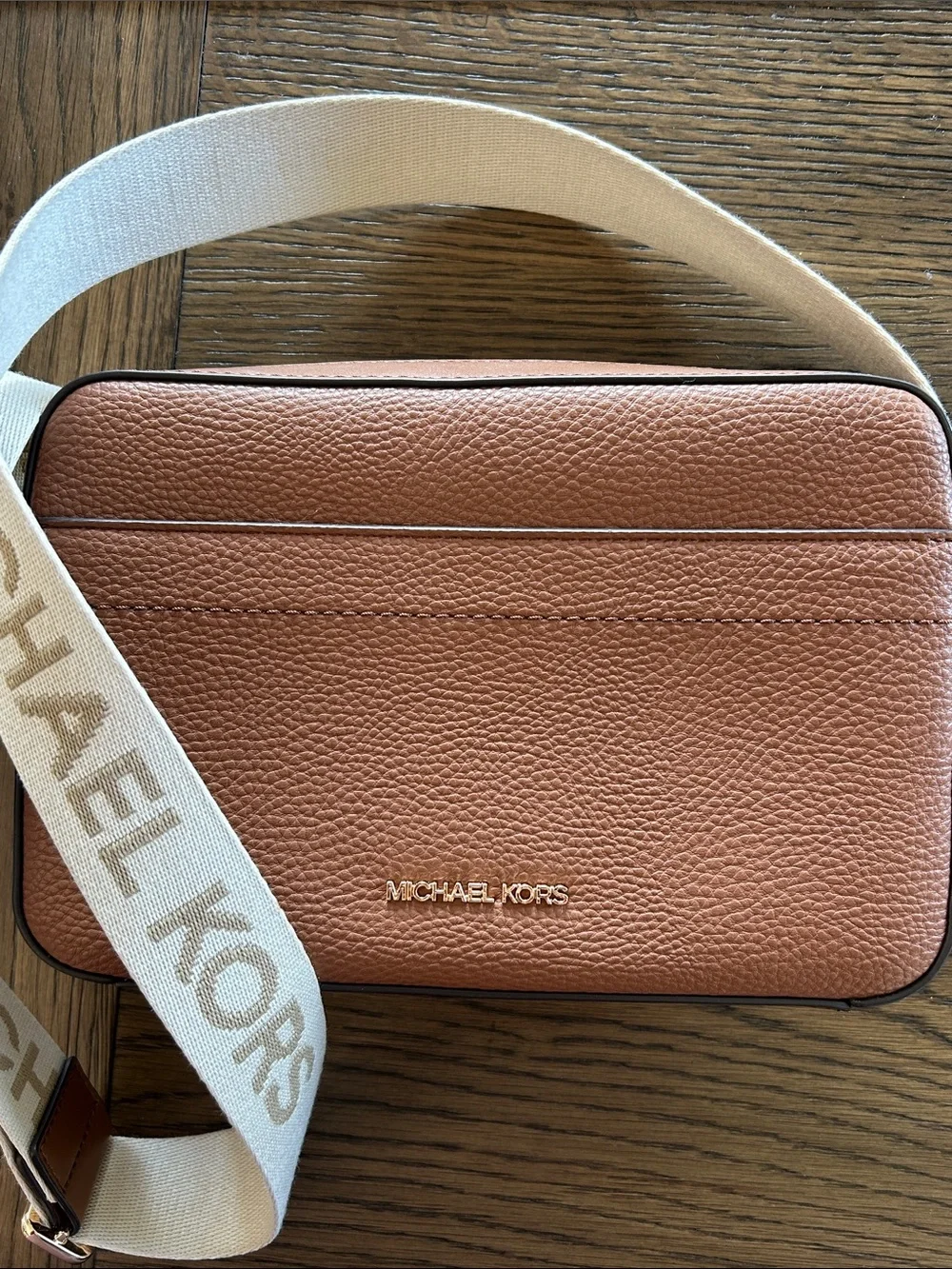 Michale Kors Jet Set Crossbody